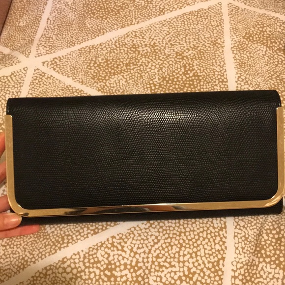 NEW Black clutch with gold chain✨ - Picture 2 of 4